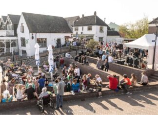 Druk bezochte Voorjaarsmarkt in Strijen