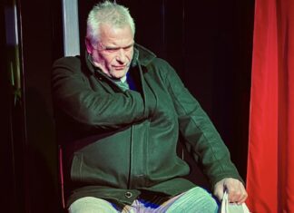 Lief en leed in een muzikale omlijsting, Acteurs Theatercollectief zorgen voor een heerlijke avond toneel in Ludiek