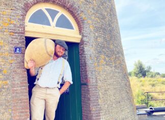Molenaar Jesse in ’t Veld bij de Herensoos in Puttershoek