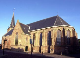 Zaterdag 17 december Kerstzangmiddag met mannenkoor in de Lambertuskerk in Strijen