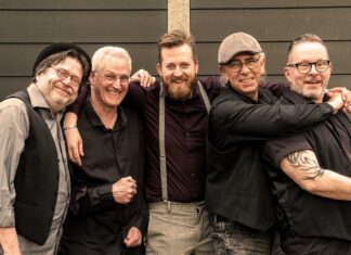 De band MôtWat viert tienjarig bestaan.